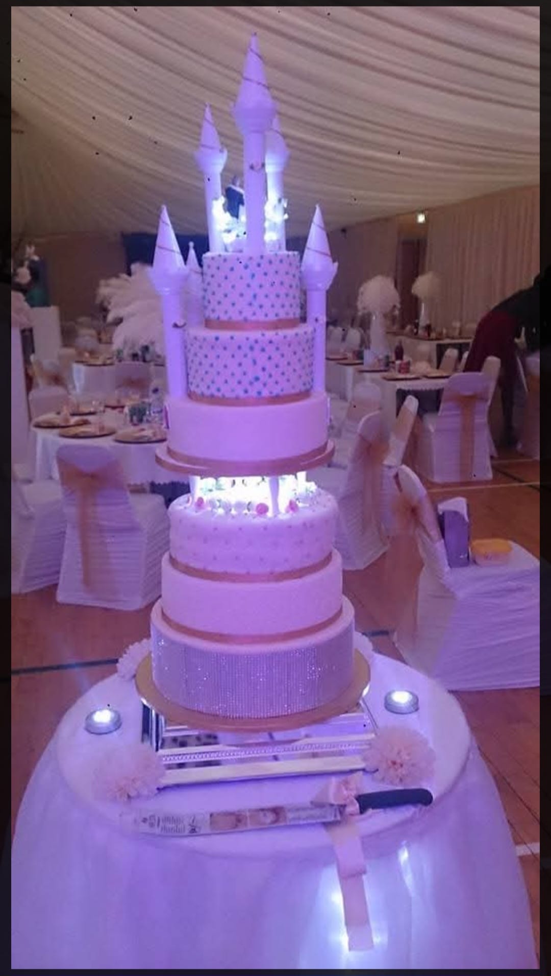 Elegant wedding cake